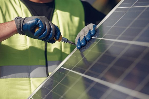 Panneau solaire photovoltaïque : solutions sur mesure pour une énergie verte